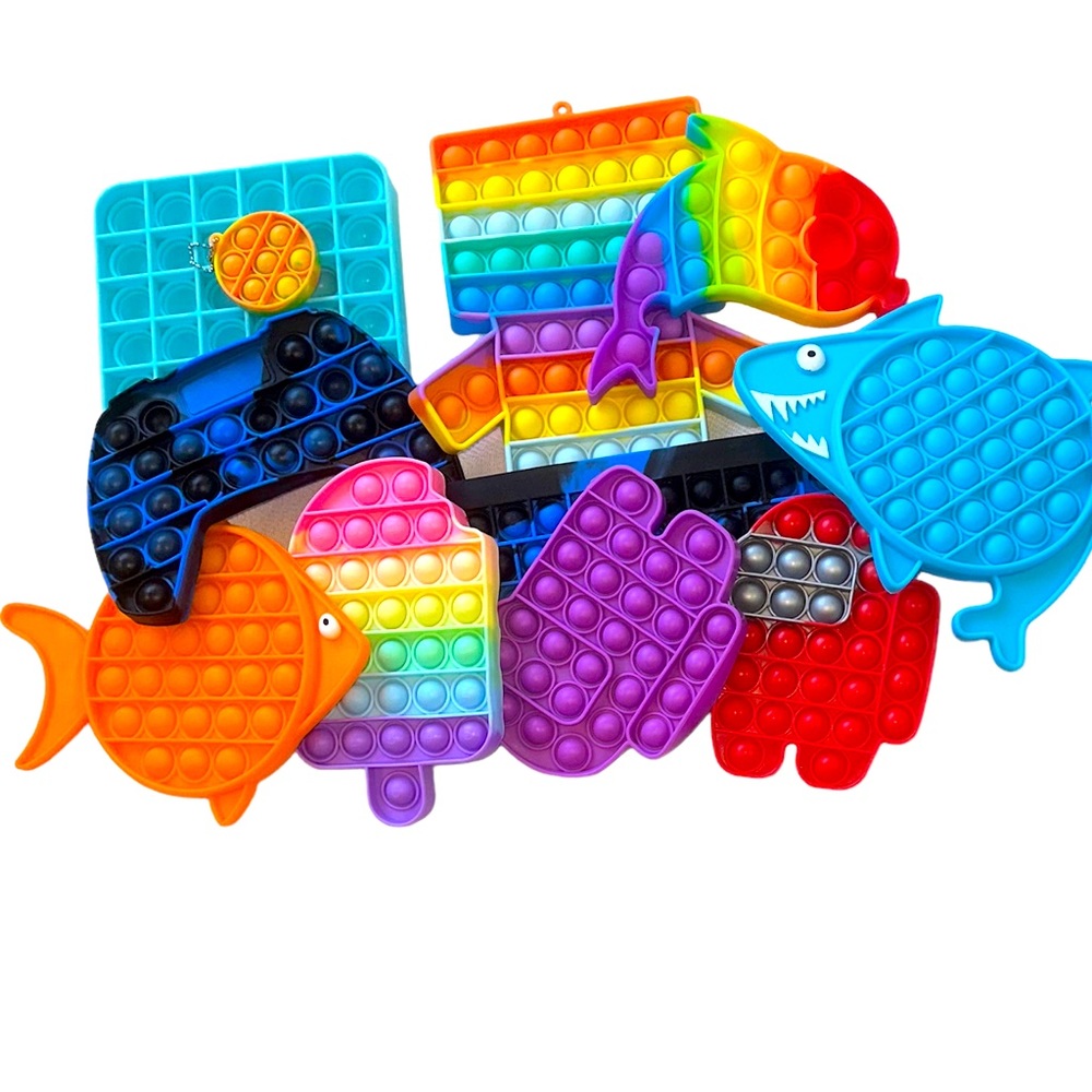 POP ITS lot of 11 multicolored & multi-shaped pieces